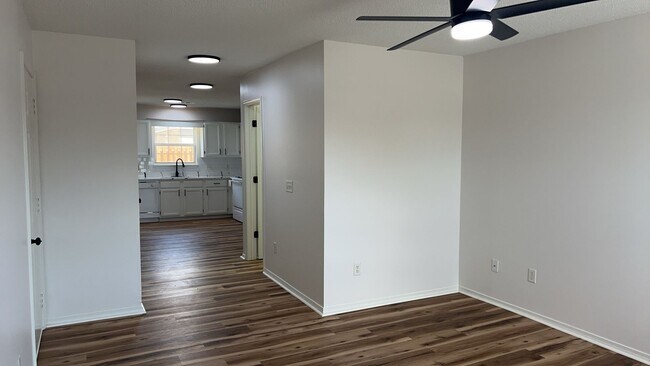 Foto del edificio - 3302 SW Landau Ct