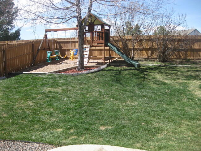 Building Photo - 17611 Hoyt Pl
