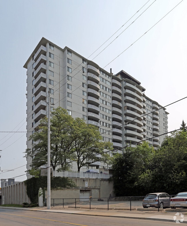 Building Photo - Fontainebleau Apartments