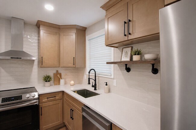 Building Photo - 114 Woodridge Dr