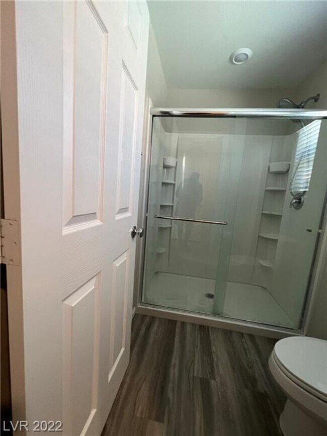 Building Photo - AMAZING PROPERTY, MOVE IN READY-2 STORY, S...