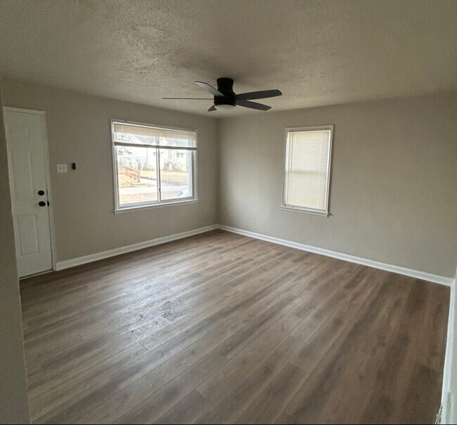 Foto del edificio - 7446 Calvin Ave