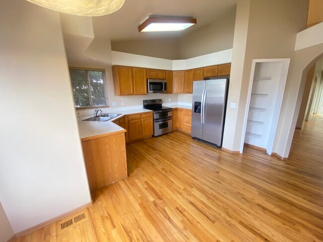 Building Photo - 1223 Gumwood Dr