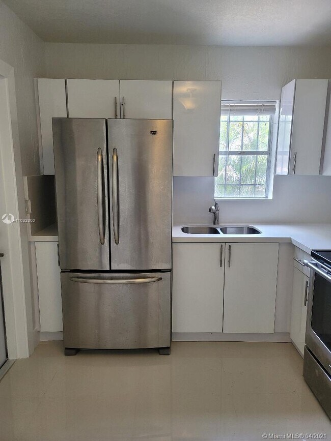 Foto del edificio - 1736 NW 53rd St