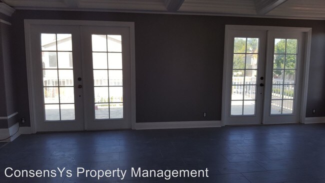 Building Photo - 232 S Gardenia St