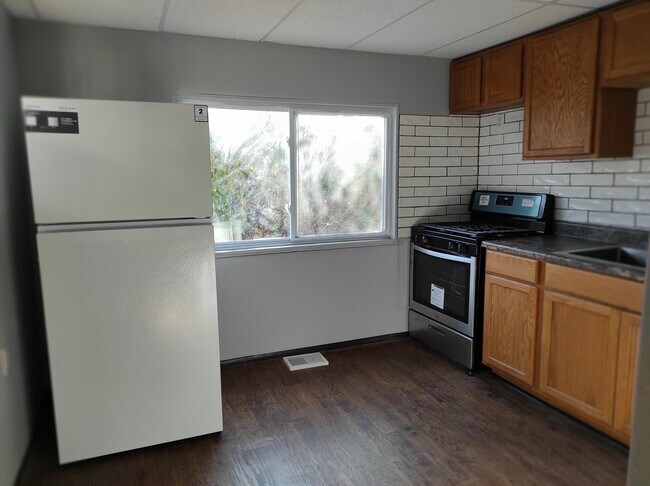 Building Photo - 1202 Unity St