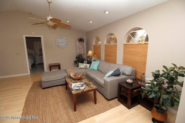 Foto del edificio - 250 Atlantic Dr