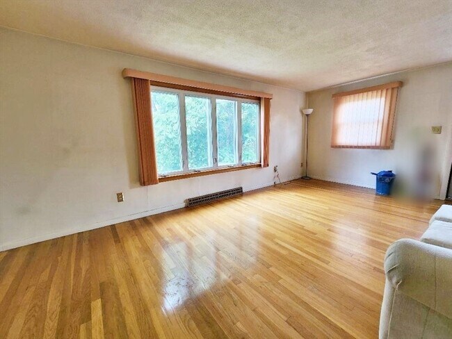 Foto del edificio - 183 Reservoir Ave