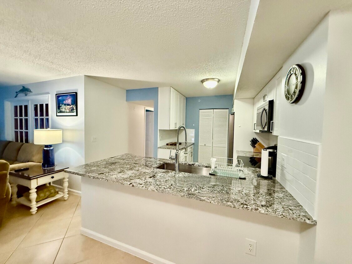 Foto principal - 284 Village Blvd