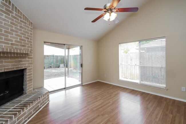 Foto del edificio - 17002 Enchanted Cir E