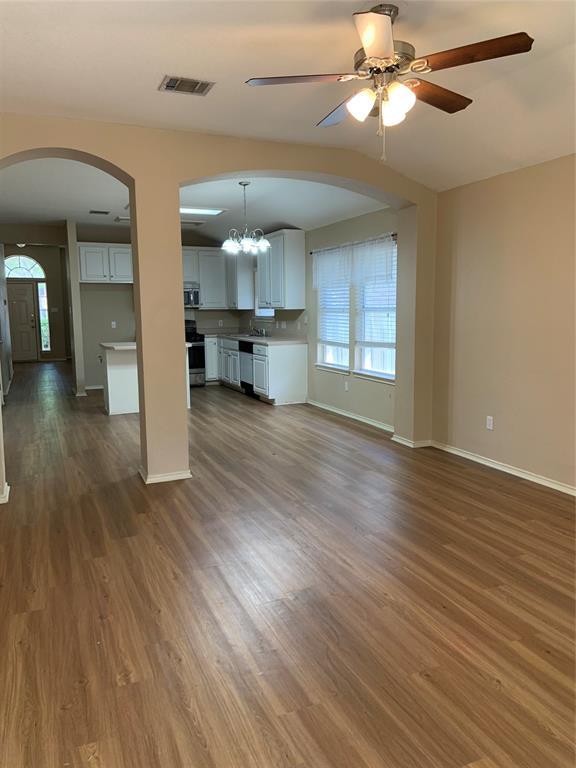 Building Photo - 9300 Sanford Dr