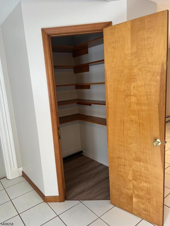 Building Photo - 192 Market St