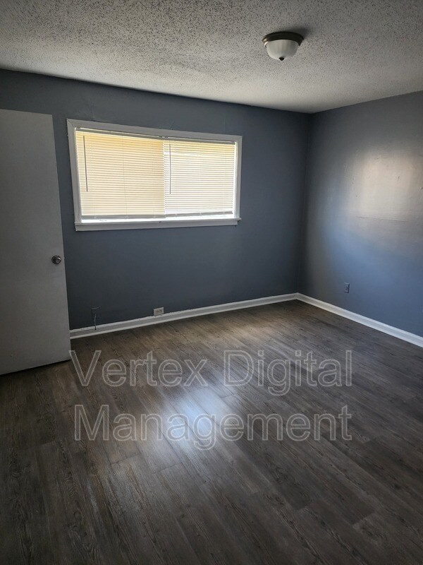 Foto del edificio - 3460 Benbow Dr