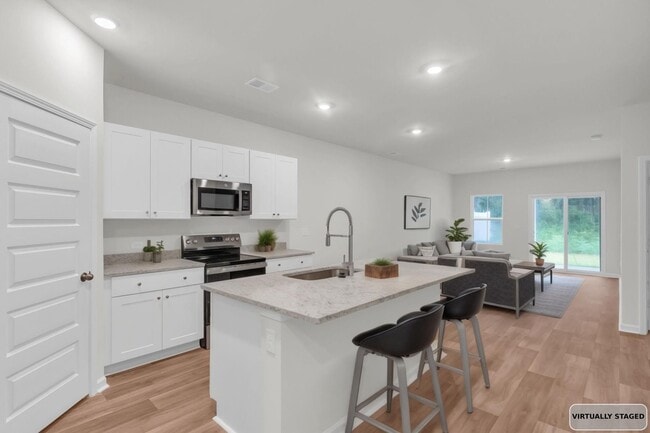 Foto del edificio - ***MOVE-IN SPECIAL*** $500 OFF OF YOUR FIR...