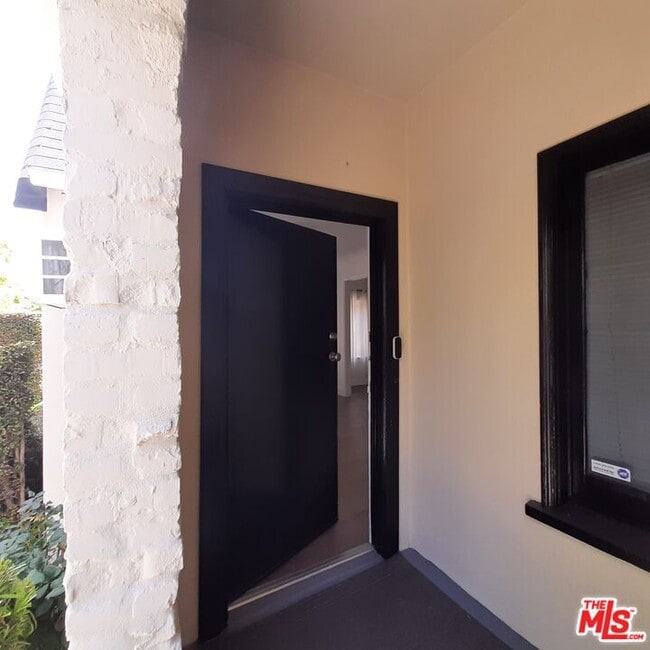 Building Photo - 445 S Wetherly Dr