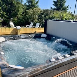 Primary Photo - 202 Lake Hills Rd