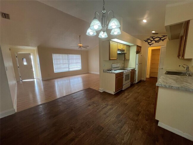 Building Photo - 1450 S Biscayne Dr