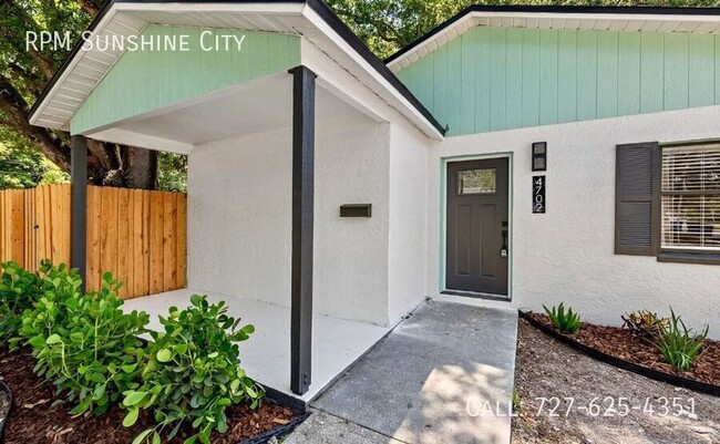 Building Photo - 4702 15th Ave S