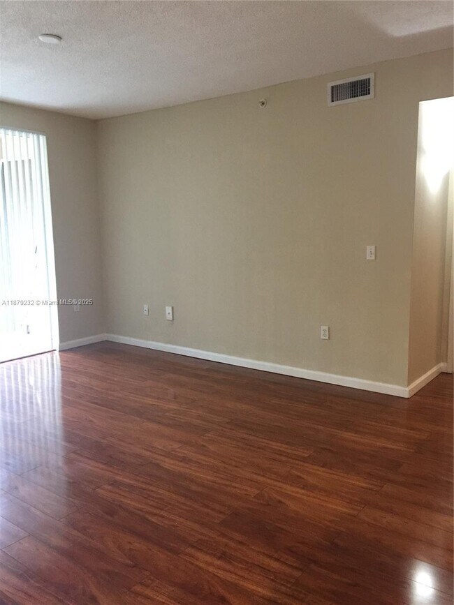 Foto del edificio - 7940 N Nob Hill Rd