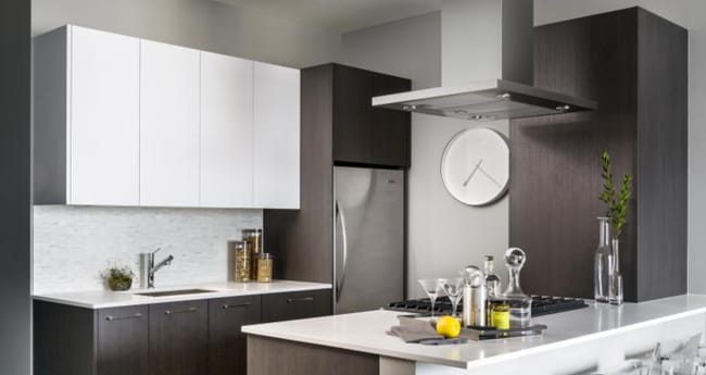 Photo - 145 E Lake St Apartment