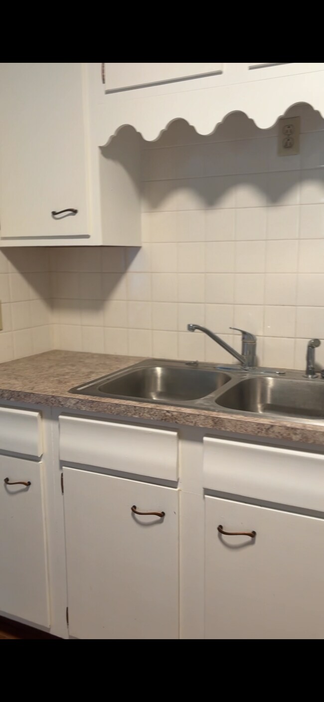 Foto del edificio - 1128 Chew Rd