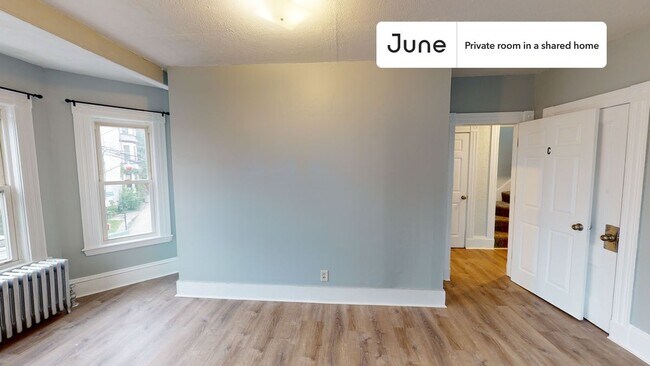 Foto del edificio - Room in Shared 7 bed/2 bath home