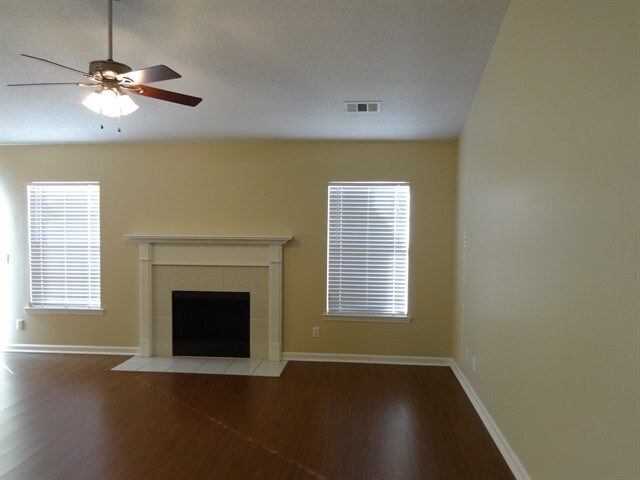 Foto del edificio - 3 Mallorys Ct