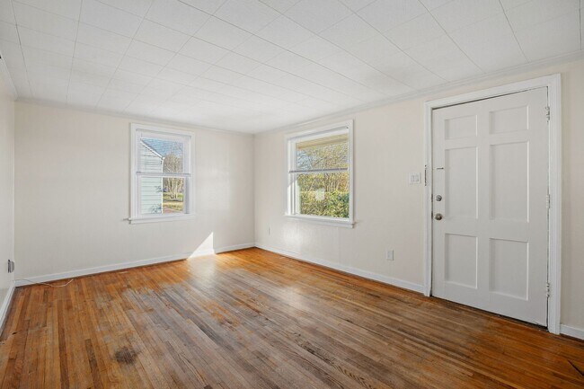 Foto del edificio - Charming 3 Bedroom Rancher in Lakeside