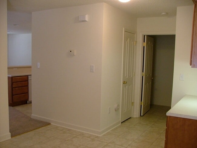 Building Photo - 183 Clusters Cir