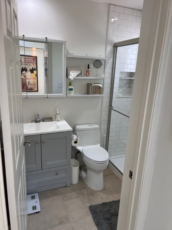 Building Photo - 156 E Creek Dr