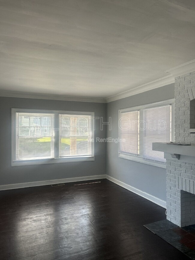 Building Photo - 636 E 37th St