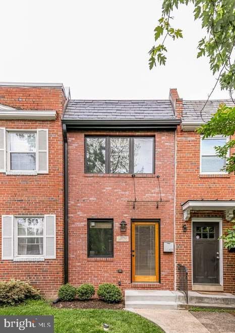Primary Photo - 408 N Henry St