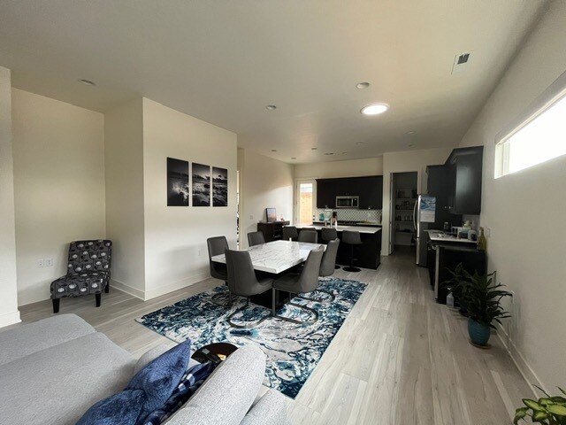 Foto del edificio - 1206 W Hopewell Dr
