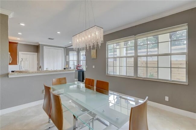 Building Photo - 1109 NE 16th Ave