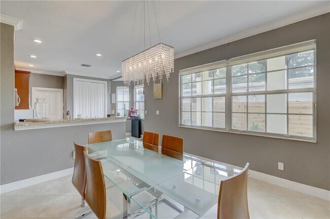 Foto del edificio - 1109 NE 16th Ave