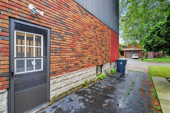 Photo du bâtiment - 49 Poplar Ave