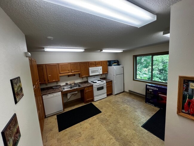 Foto del edificio - Oak Ridge Manor Senior 62+ Apartments