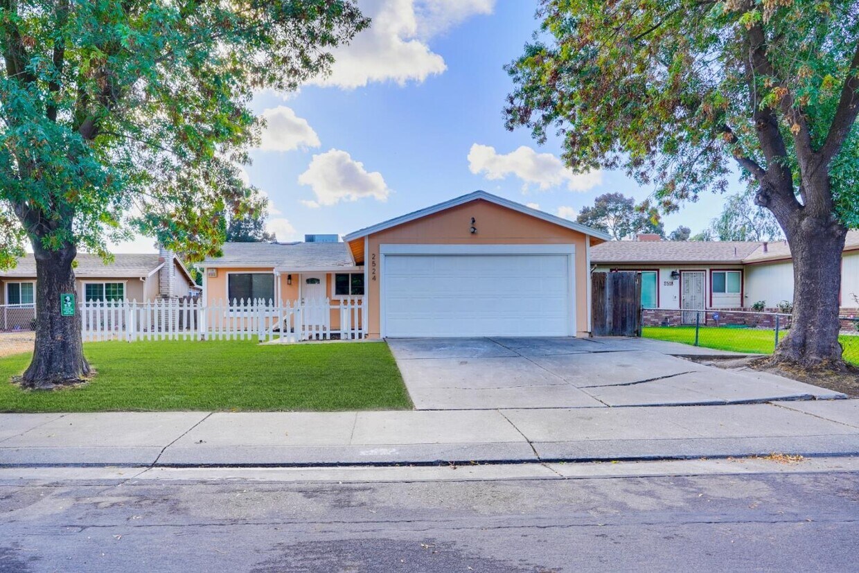 Foto principal - 2524 Pemberton Ct