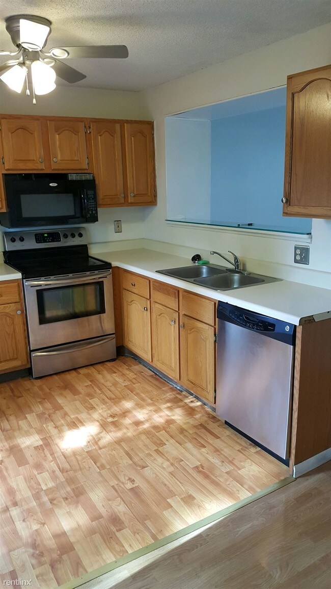 Foto del edificio - 7794 Barkwood Dr