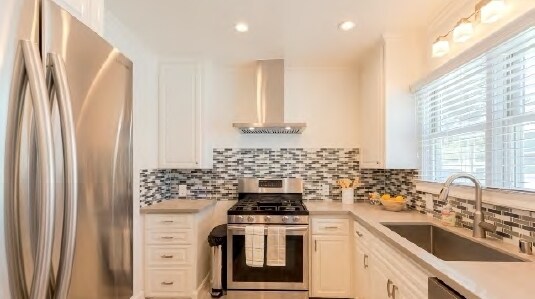 Interior Photo - 144-146 Avenue 64