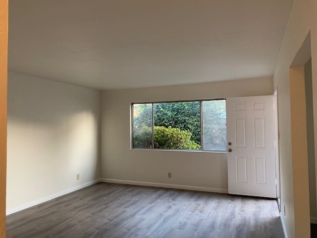 Building Photo - 15627 Ronda St