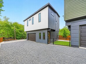 Building Photo - 108 Vine St