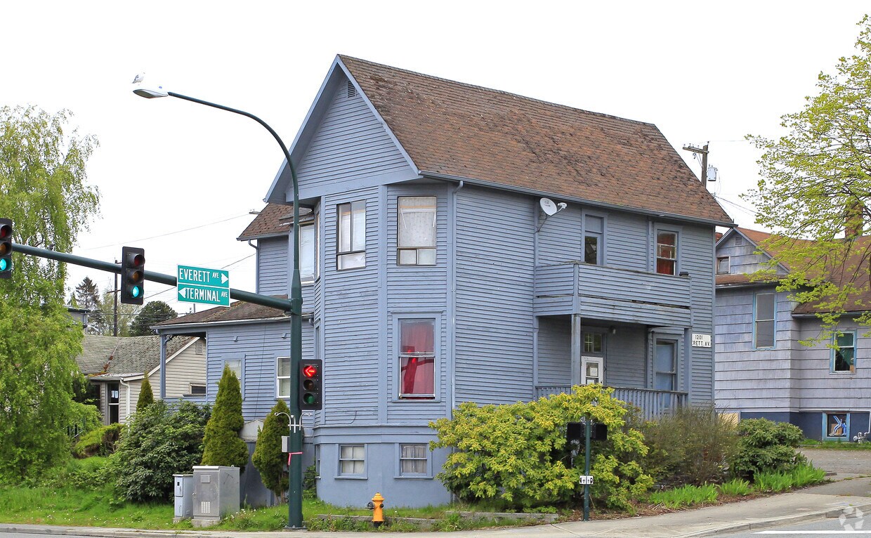 Primary Photo - 1201 Everett Ave