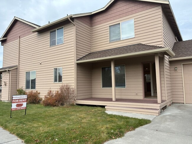 Building Photo - 1302 NE Tucson Way