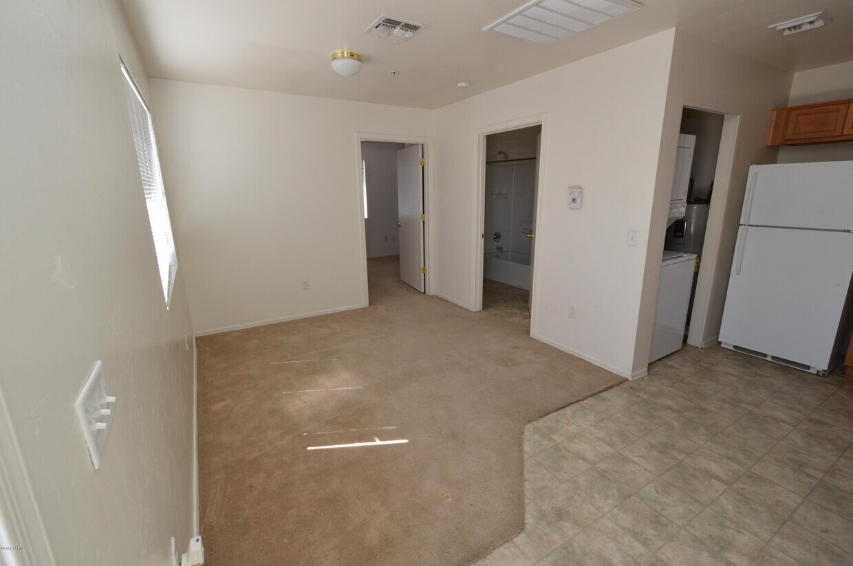 Foto del edificio - 4327 E Bellevue St