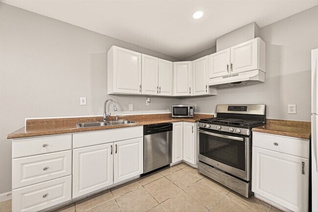 Foto del edificio - 1529 Wirt Rd