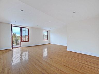 Building Photo - 2590 Ocean Ave
