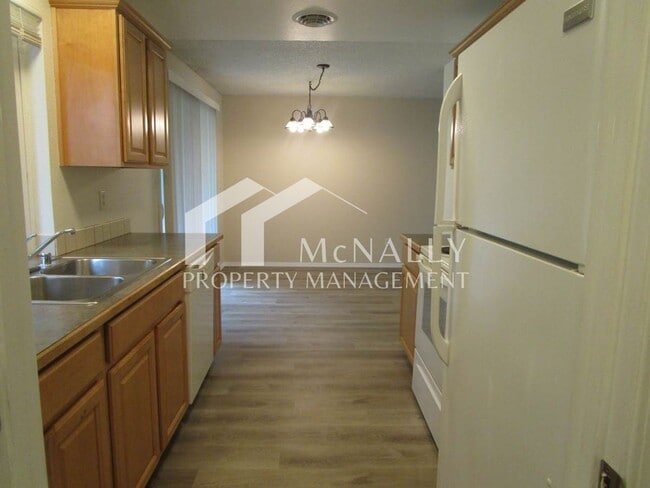 Building Photo - Melton: 6606