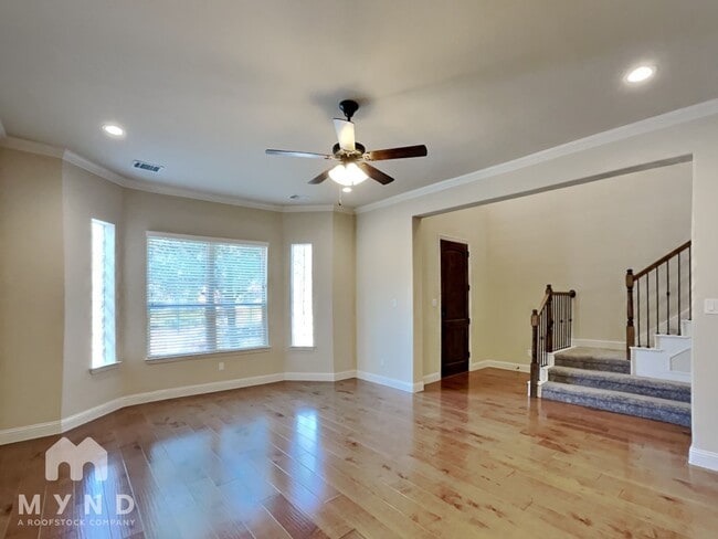 Building Photo - 4144 Riverside Dr