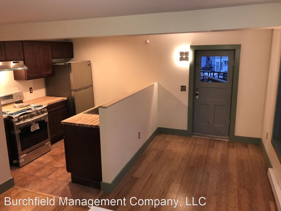 Foto principal - 219 N Winooski Ave